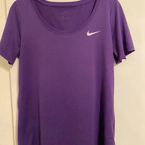 Nike Purple Short Sleeve Scoop Neck Dri-Fit Tee Shirt Women Size Medium